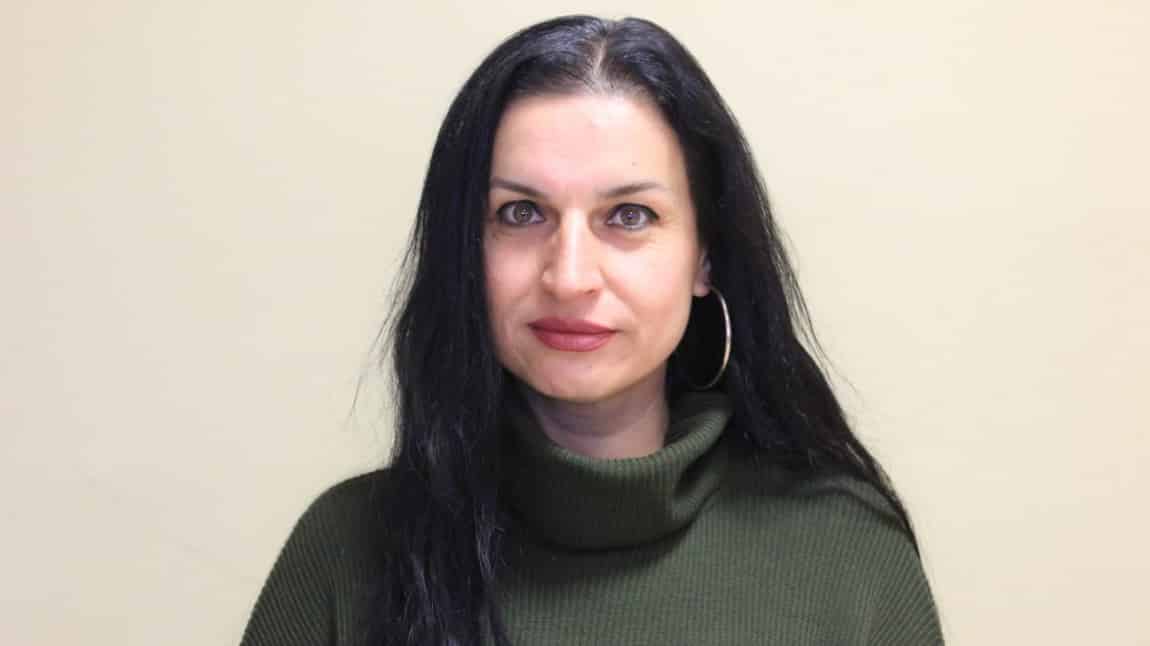 Özlem Elmalı - Fen ve Teknoloji Öğretmeni